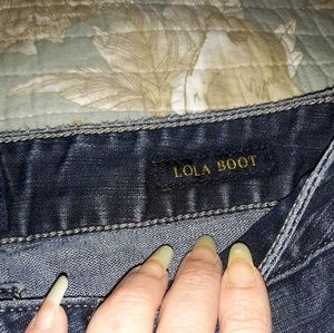 Lucky Jeans